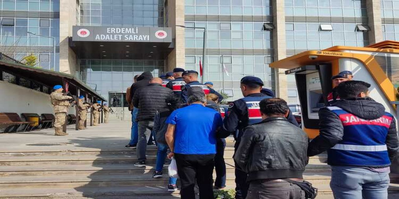 Mersin'de ‘Kökünü Kurutma Operasyonu’: 60 Gözaltı