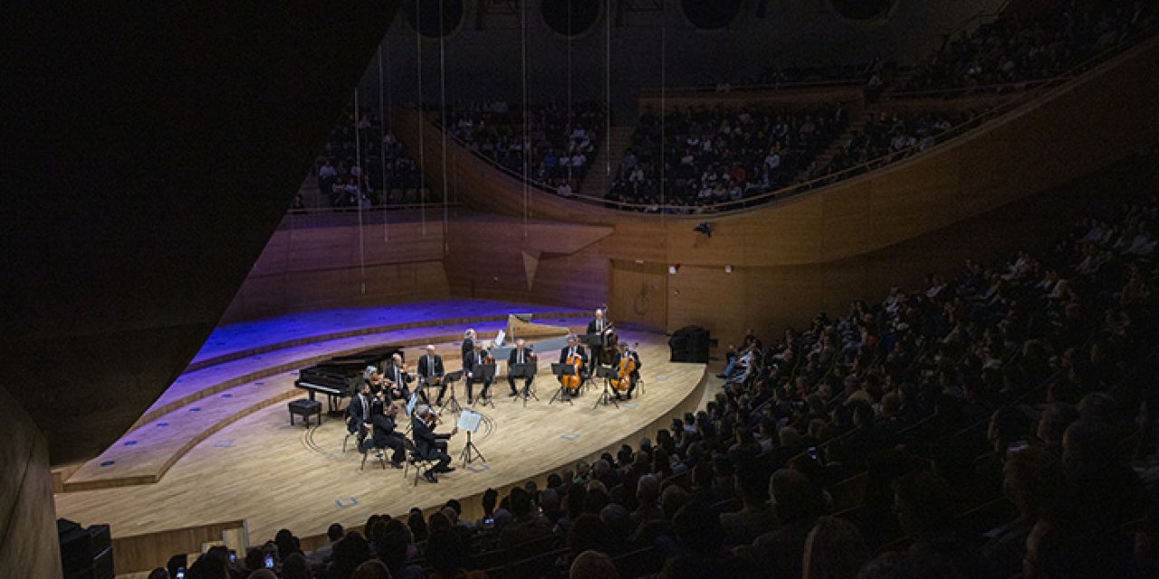 70’nci yıl turnesinde Başkentte ilk konser verildi