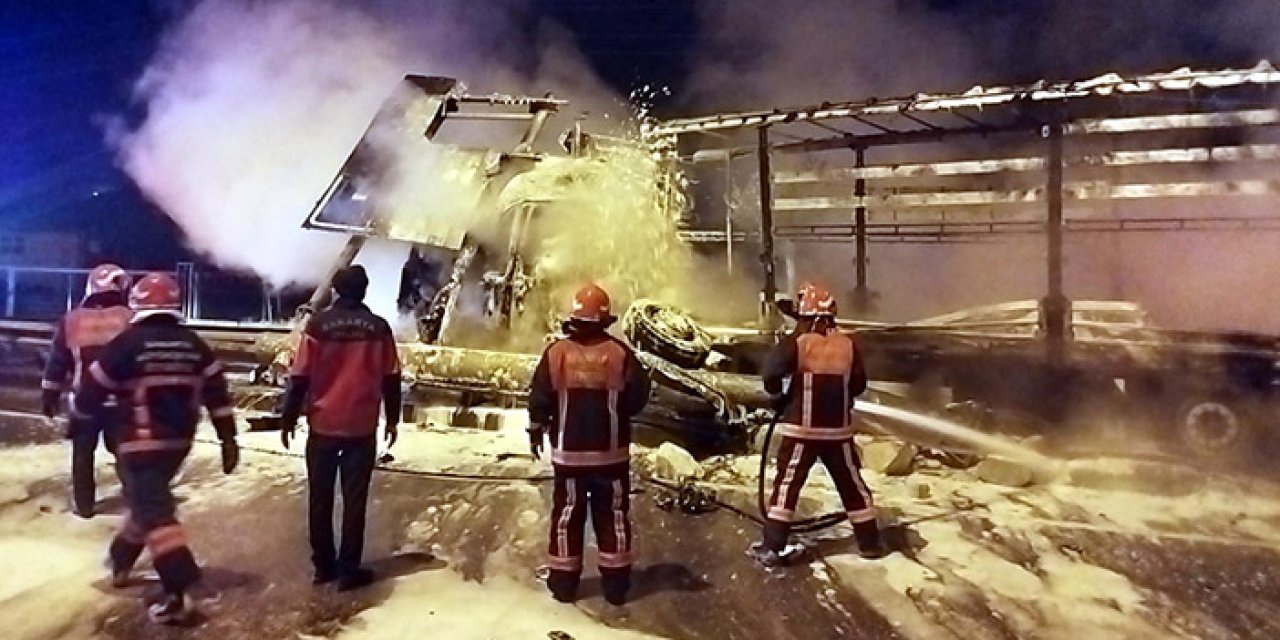 Kazada TIR alev aldı: Şoför hayatını kaybetti