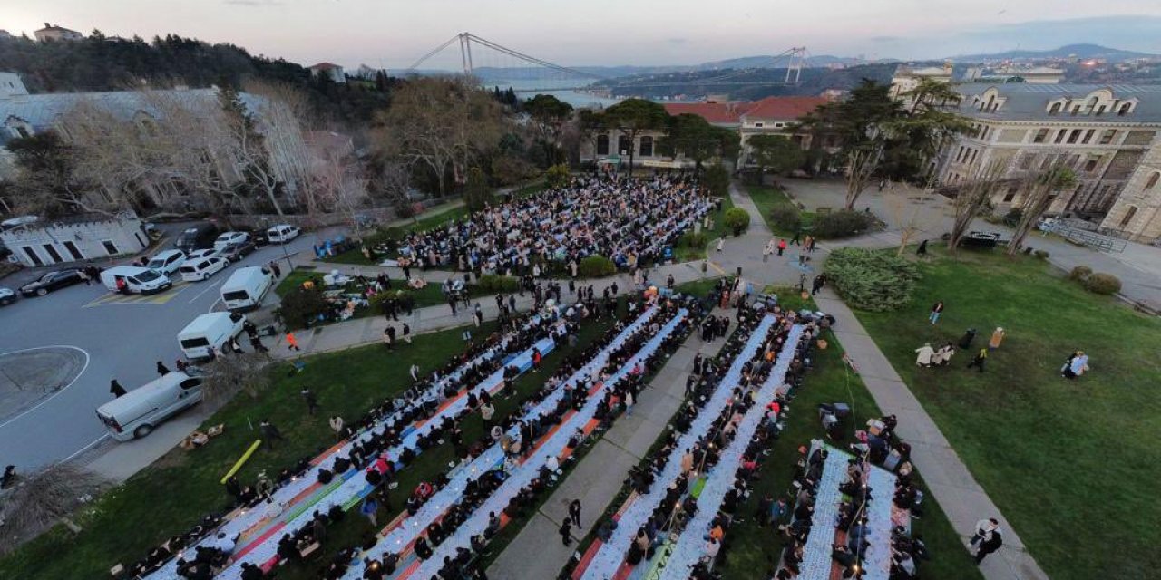 Boğaziçi Üniversitesi'ndeki dev iftar