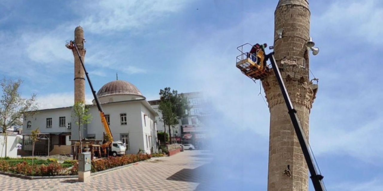 Hatay’da depremde hasar gören minare yıkıldı
