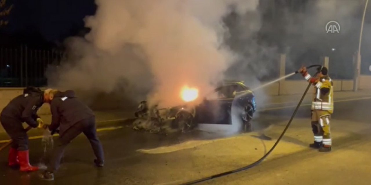 Ankara'da yanan araç kullanılamaz hale geldi