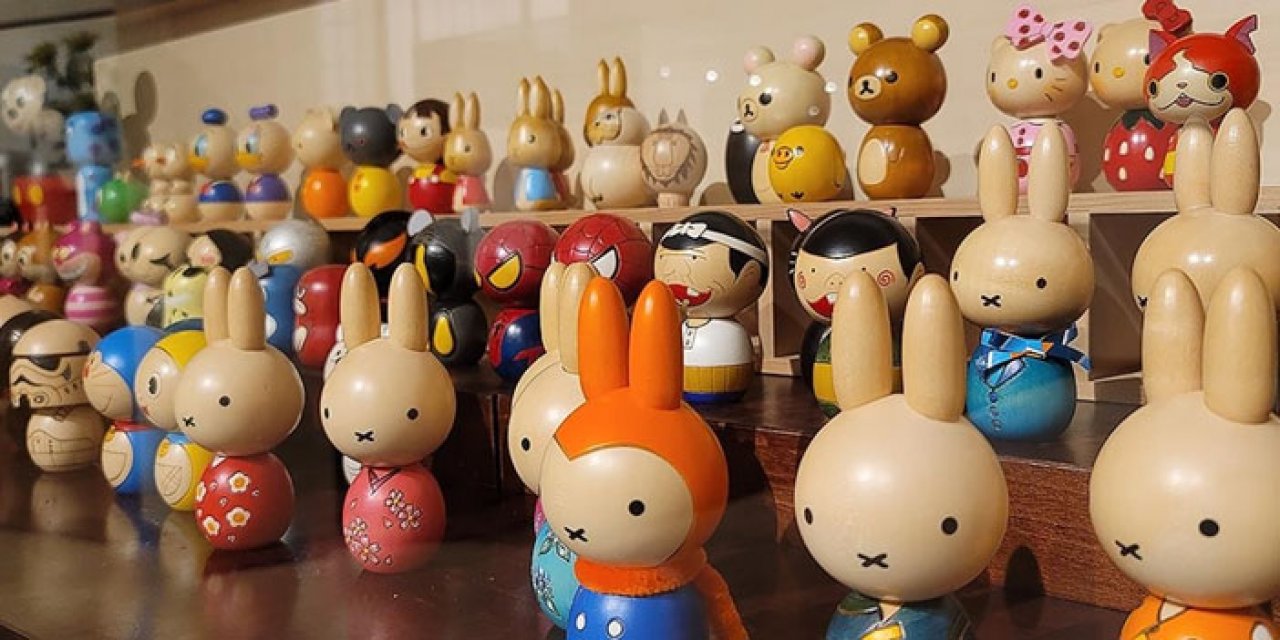 Kokeşi bebekler vitrinleri süslüyor