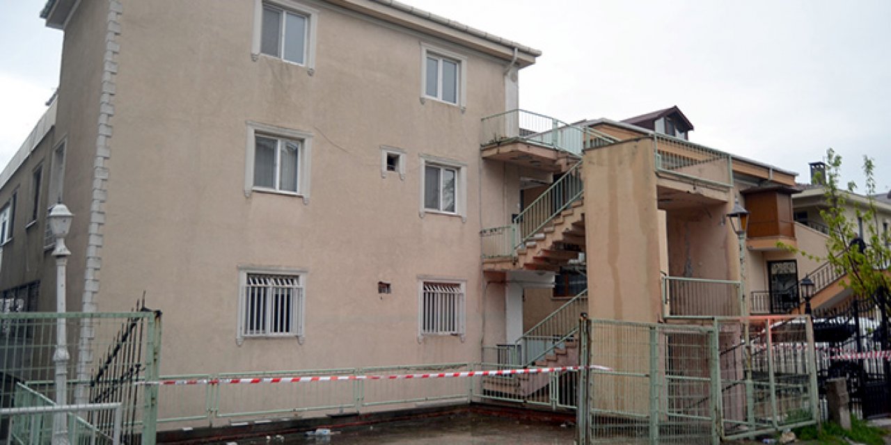 Merdivenleri çöken bina mühürlendi