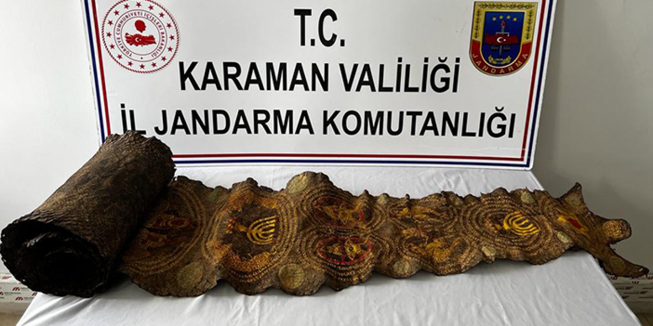 Karaman’da üstünde yazılar olan yılan derisi yakalandı