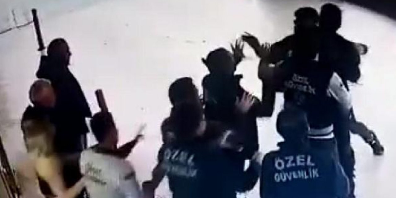 4 hasta yakını polise saldırdı