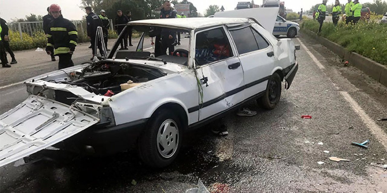 Otomobil devrildi: 1 ölü 2 yaralı