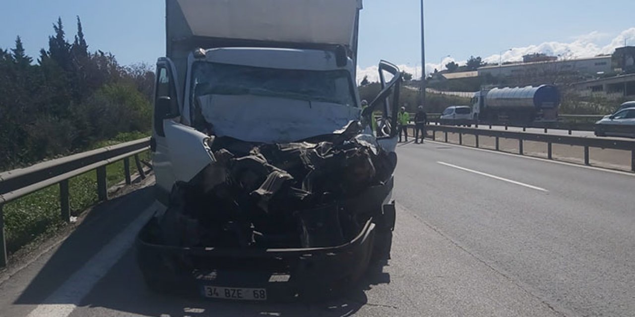 Otomobil ile TIR çarpıştı:4 yaralı var