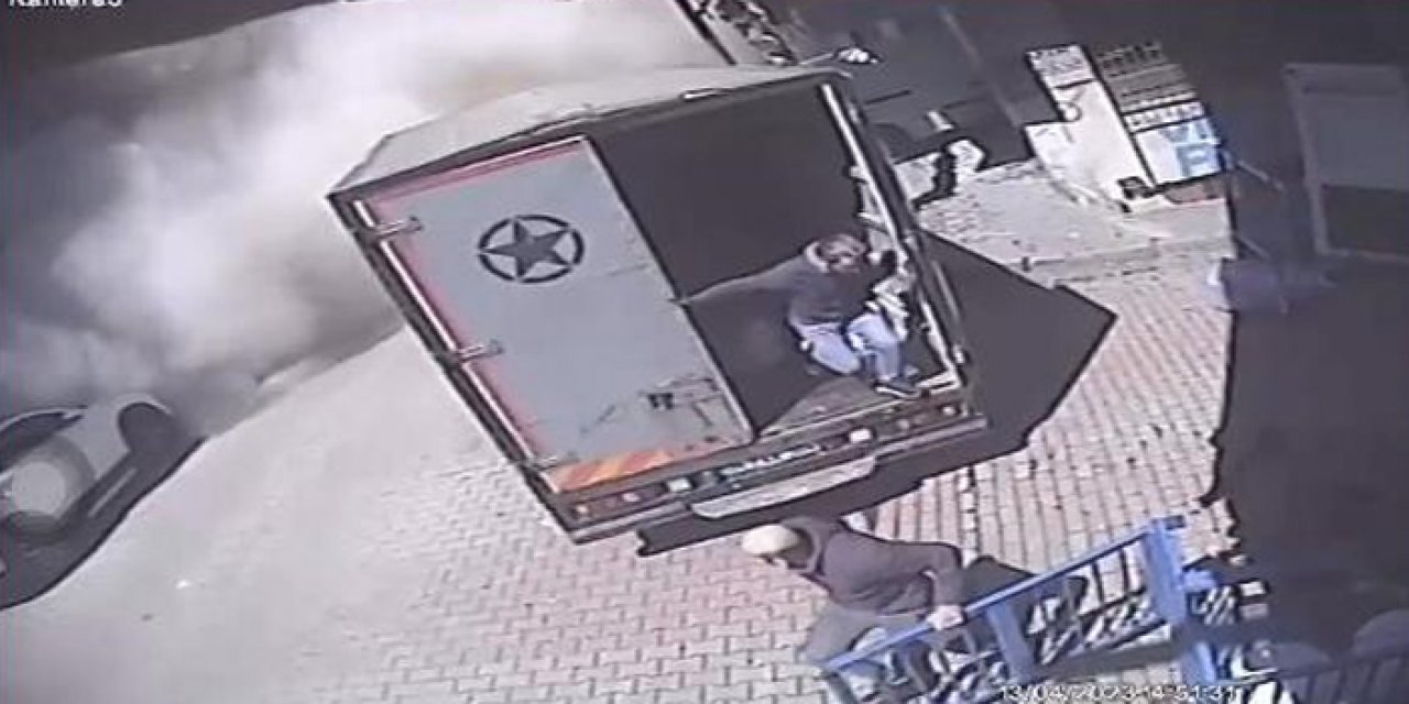 İstanbul'da 5 katlı bina kendiliğinden çöktü