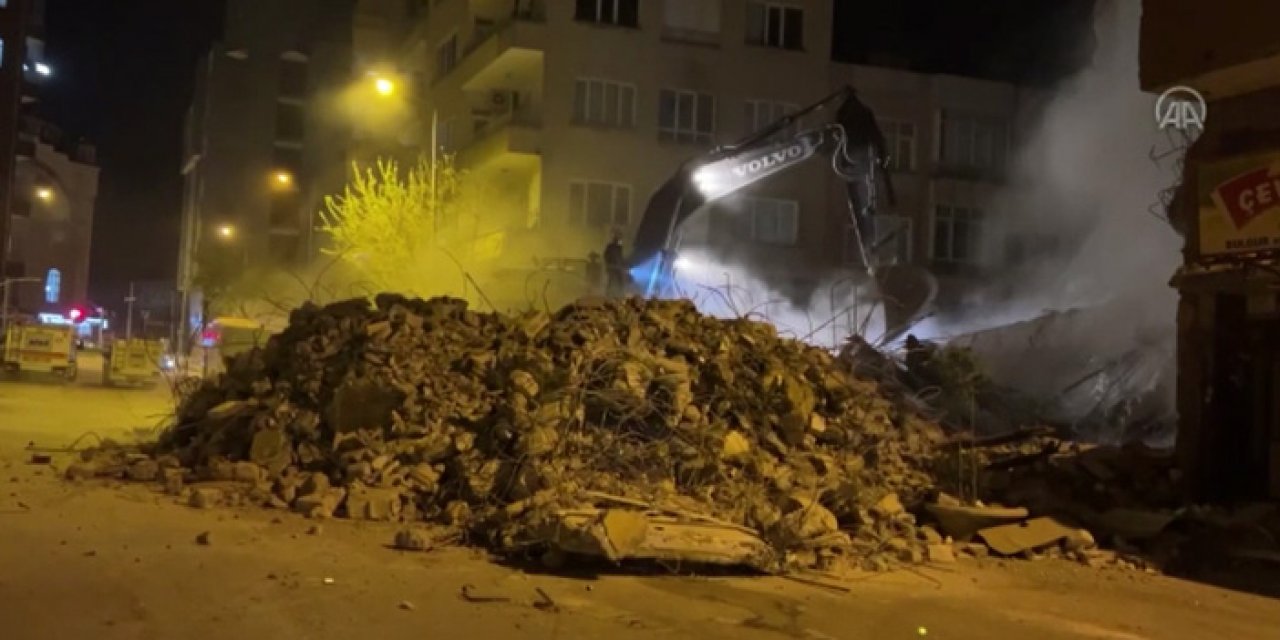 Kilis'te bina çökerken kayıt altına alındı