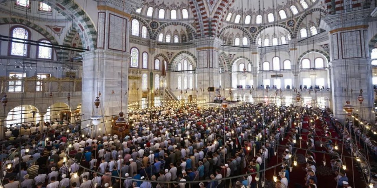 Bursa'da bayram namazı saat kaçta? Bursa 2023 Bayram Namazı saat kaçta kılınacak?