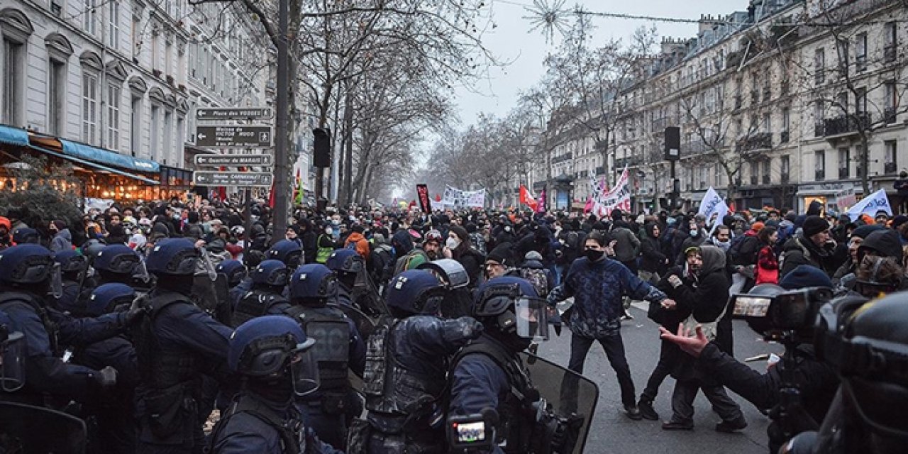 Fransa’da tansiyon düşmüyor: Polis ve protestocular arasında arbede yaşandı