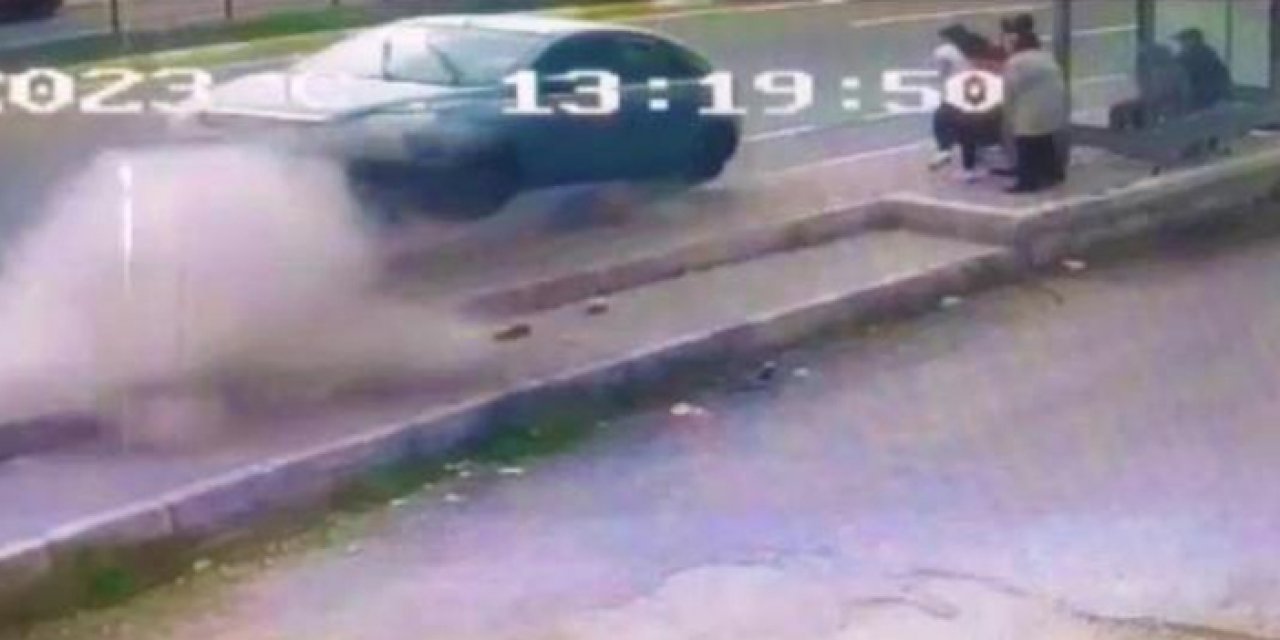 Otomobil 6 kişiye çarptı