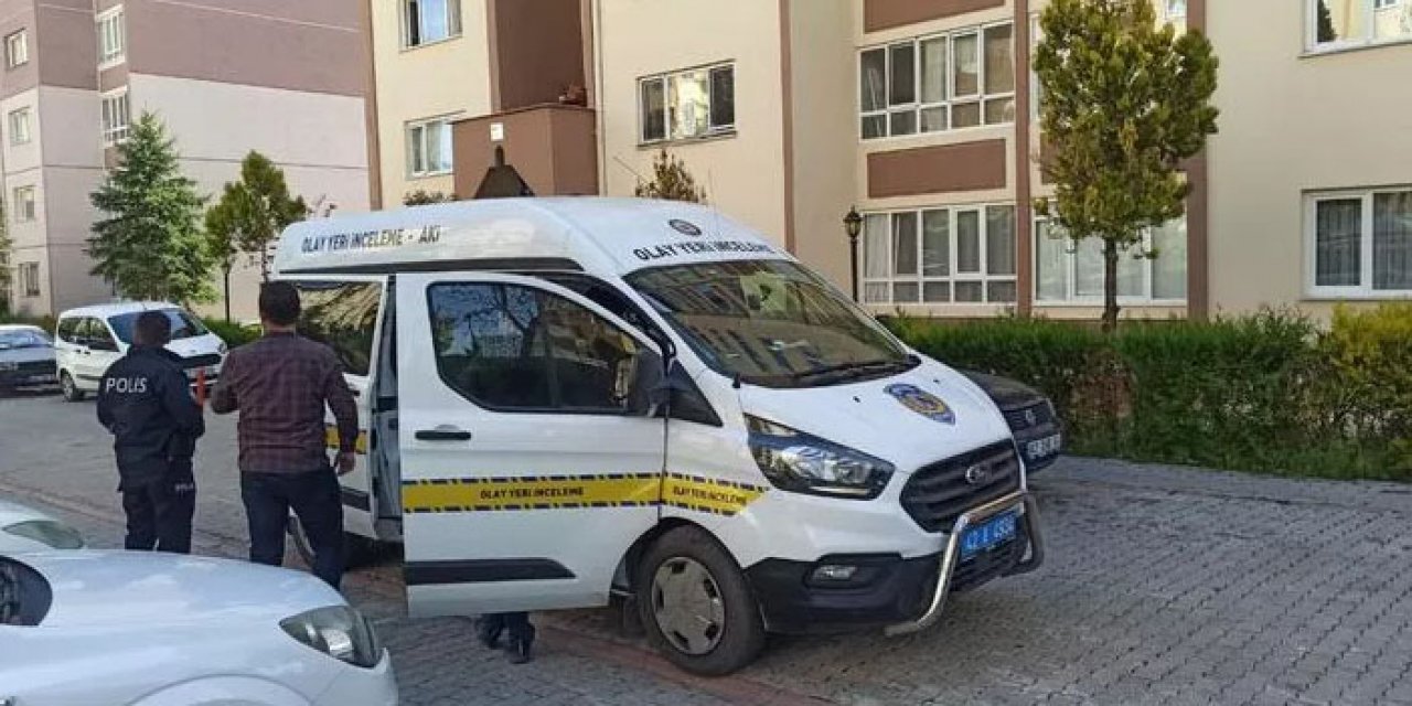 Emekli polis eşi ile 2 çocuğunu vurdu