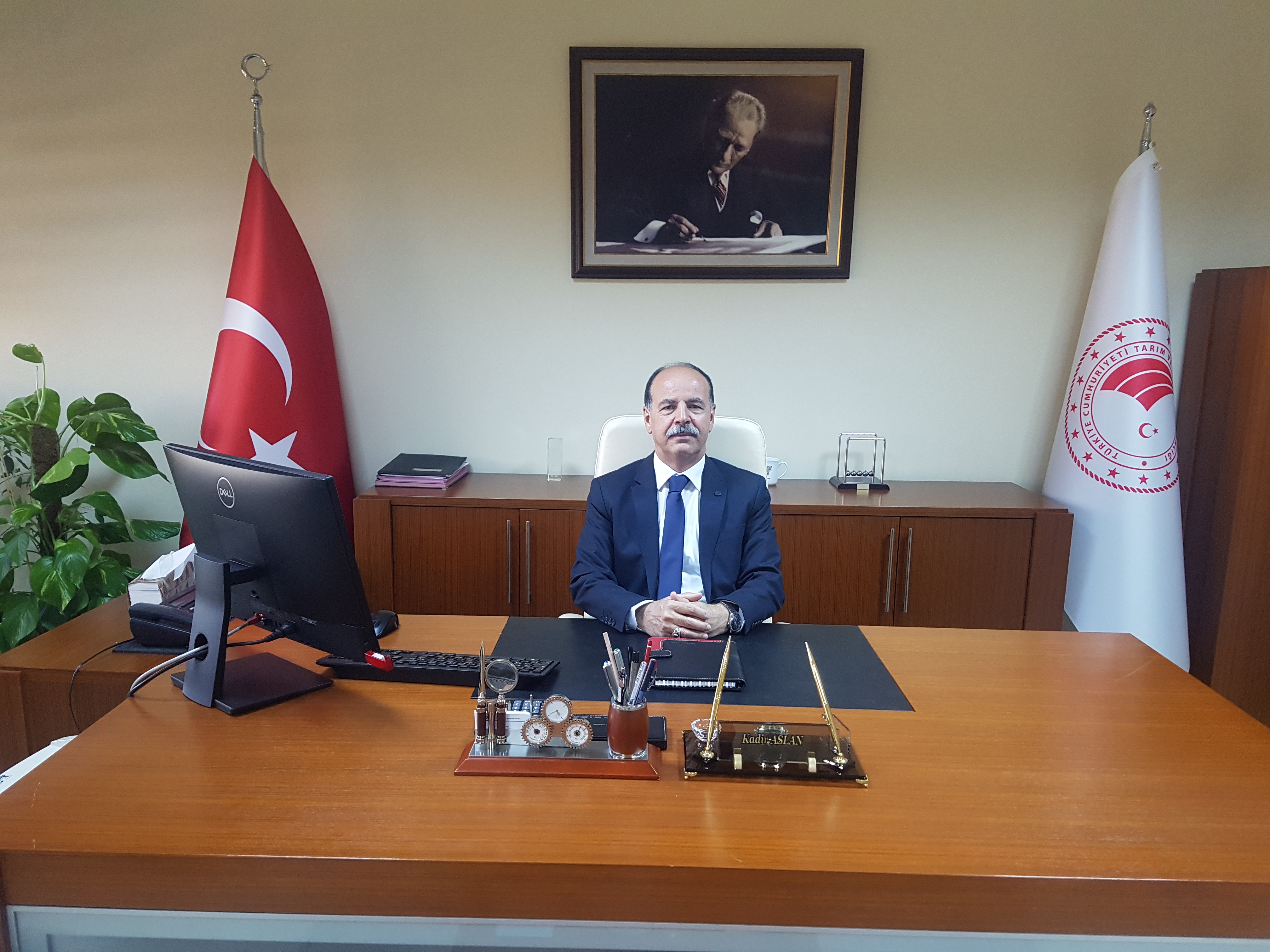 Kadir Aslan kimdir? Kadir Aslan nereli ve kaç yaşında?