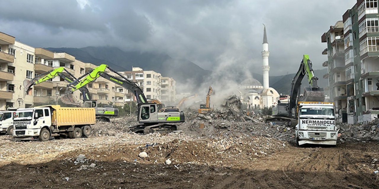 Enkaz çalışmaları 79 mahallede sürecek