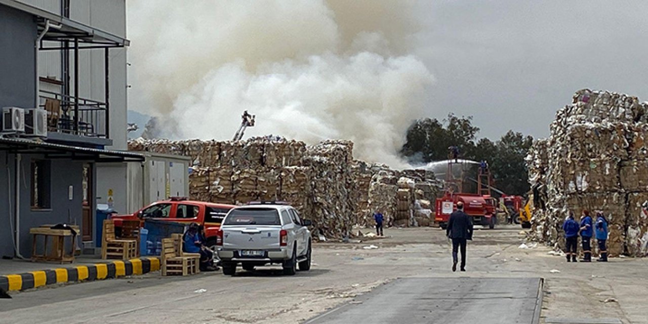 Manisa’da atık dönüşüm tesisinde yangın