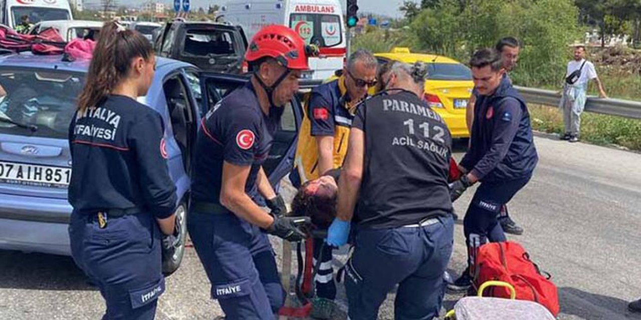 Antalya’da zincirleme kaza: 7 yaralı