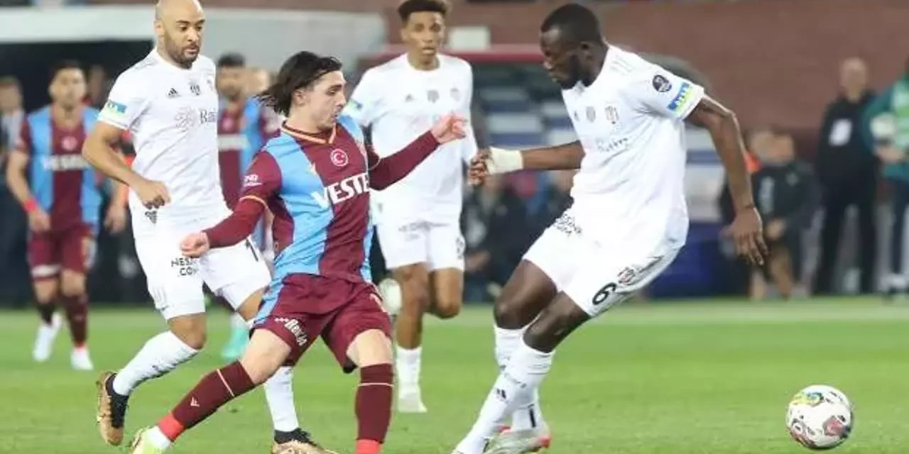 Trabzonspor-Beşiktaş maçında yıldız ismi izlemeye geldiler