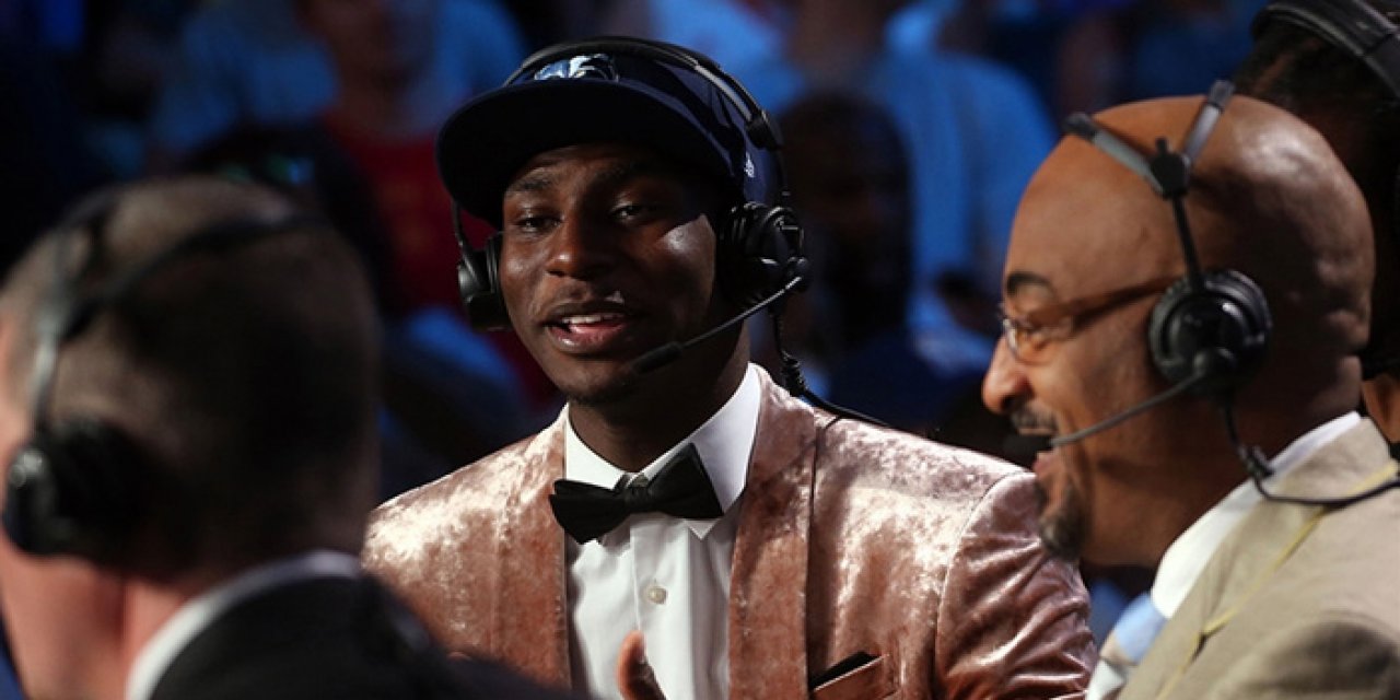 Jaren Jackson yılın savunmacısı seçildi