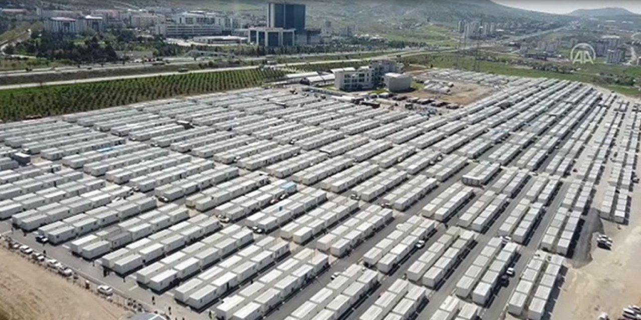 Malatya’da konteynerler kurulmaya devam ediyor