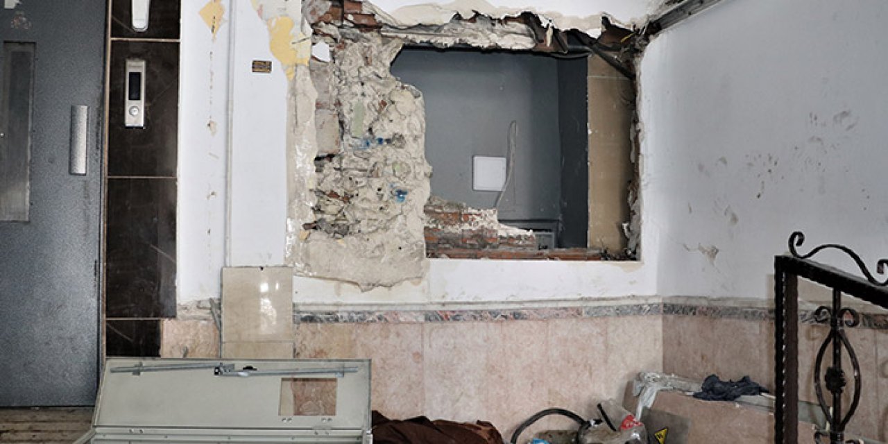 Hasar gören binayı soydular