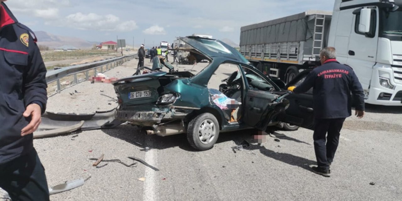 Köpeğe çarpmamak için diğer araca çarptı: 4 ölü 3 yaralı