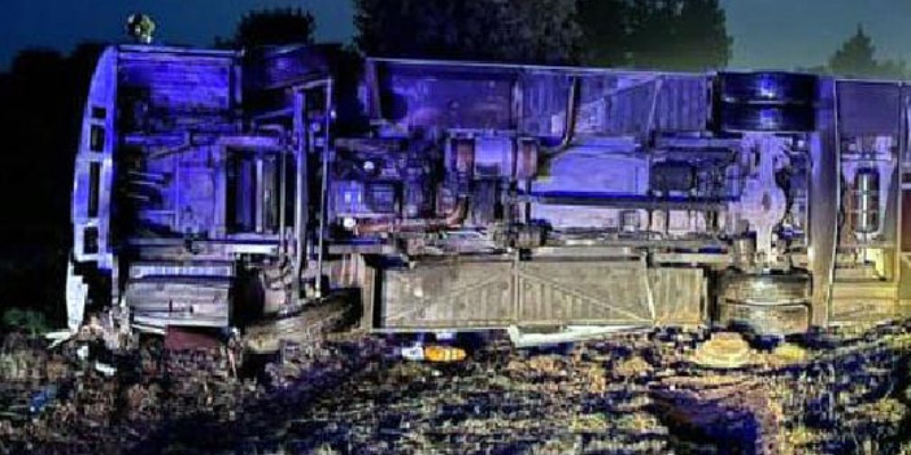 Midibüs yağış nedeniyle takla attı: 12 yaralı