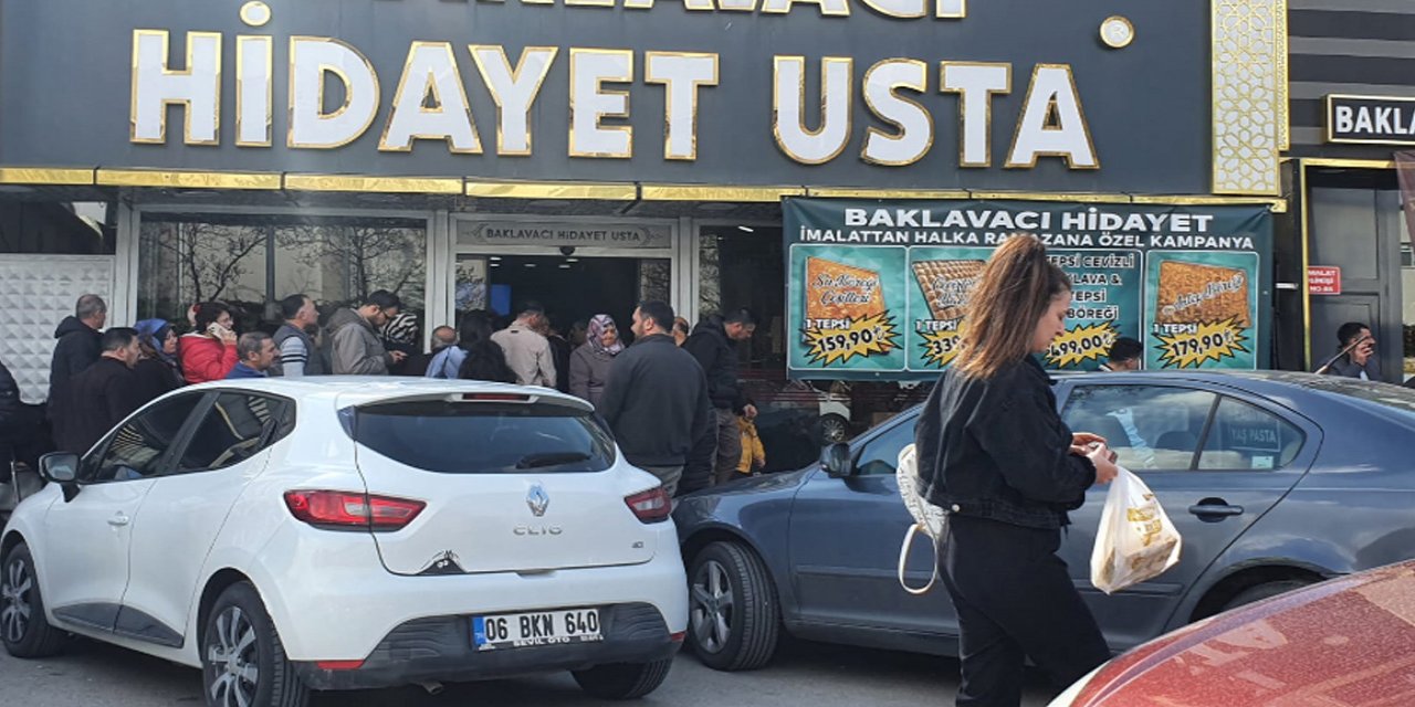 Ankara’da ucuz börek ve baklava büyük rağbet görüyor