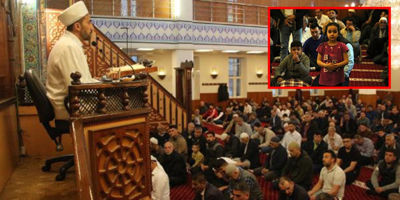 Minaresi yıkılan camide bayram namazı kılındı