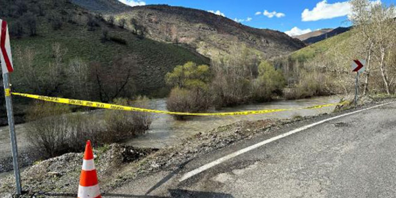 3 kişinin bulunduğu otomobil Munzur çayına uçtu