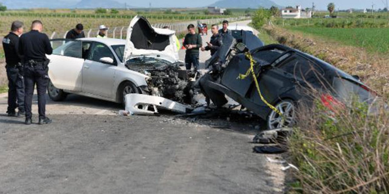 2 otomobil kafa kafaya girdi: 1 ölü 4 yaralı