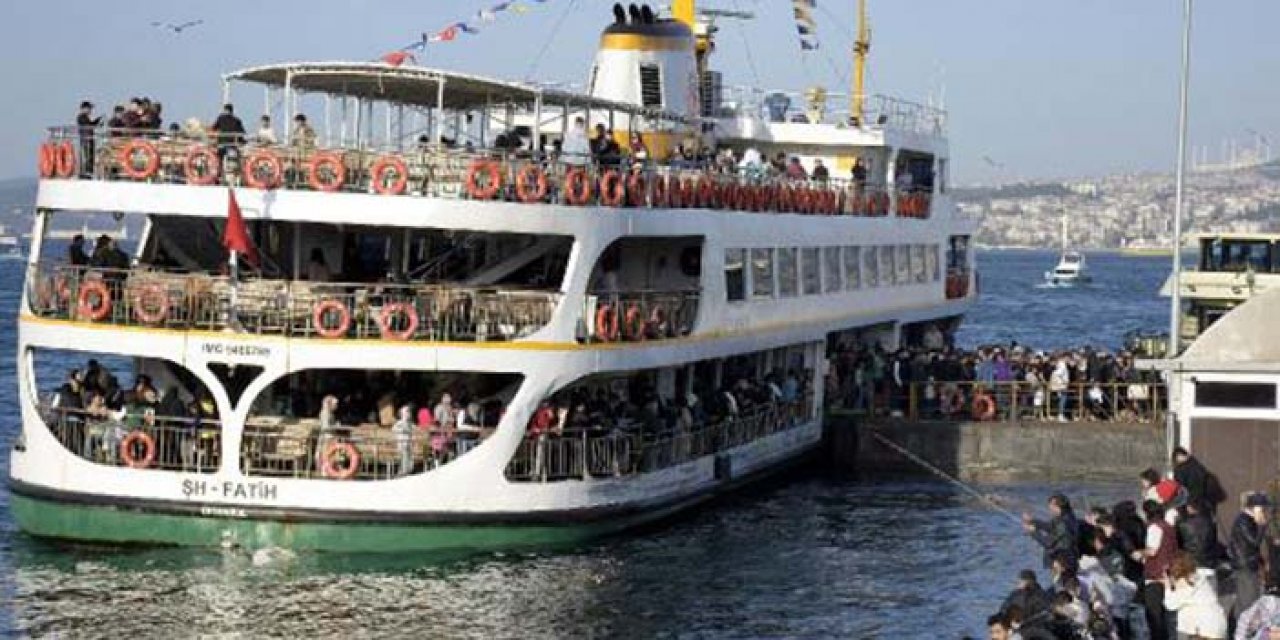 Eminönü’nde yoğunluk nedeniyle trafik alt üst oldu