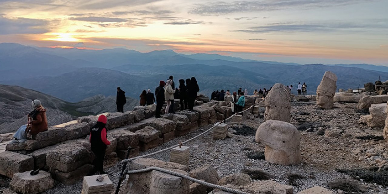 Nemrut Dağı’nda Bayram tatili yoğunluğu