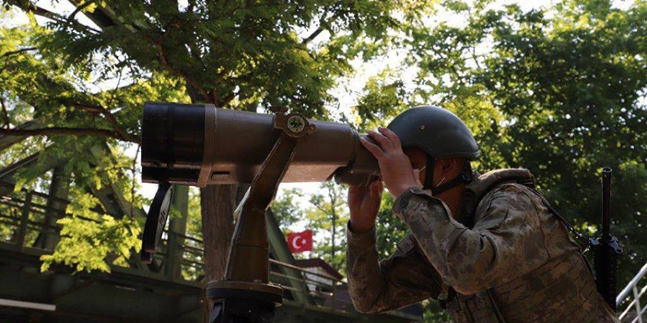 Yunanistan hududunda 1’i PKK’lı 3 kişi yakalandı