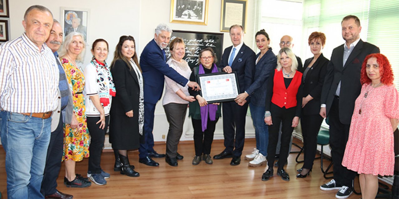 ASTOP vefa beratı “Dil Derneği ”ne verildi