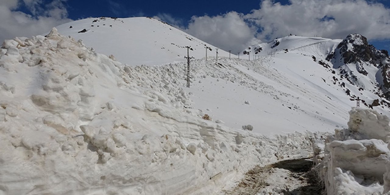 Hakkari beyazlara büründü