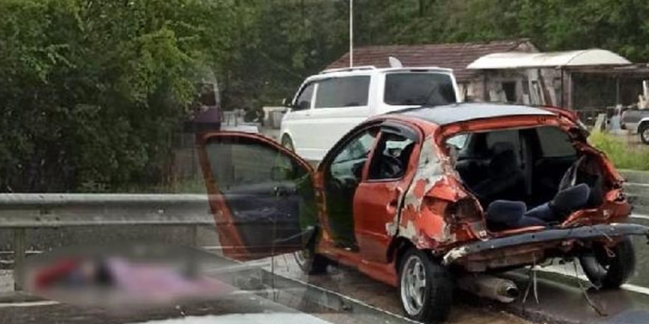 Feci kaza: 2 kişi öldü sürücü yaralandı