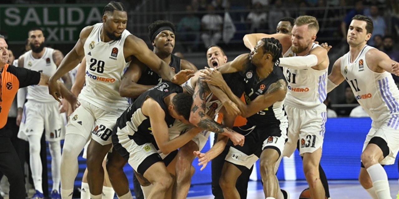 Olaylı Real Madrid-Partizan maçı erken bitirildi