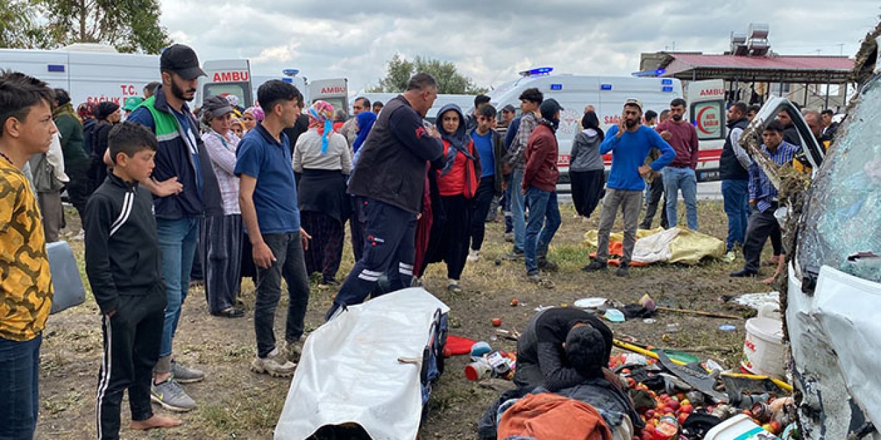 İki araç araç çarpıştı: 1 ölü 9 yaralı