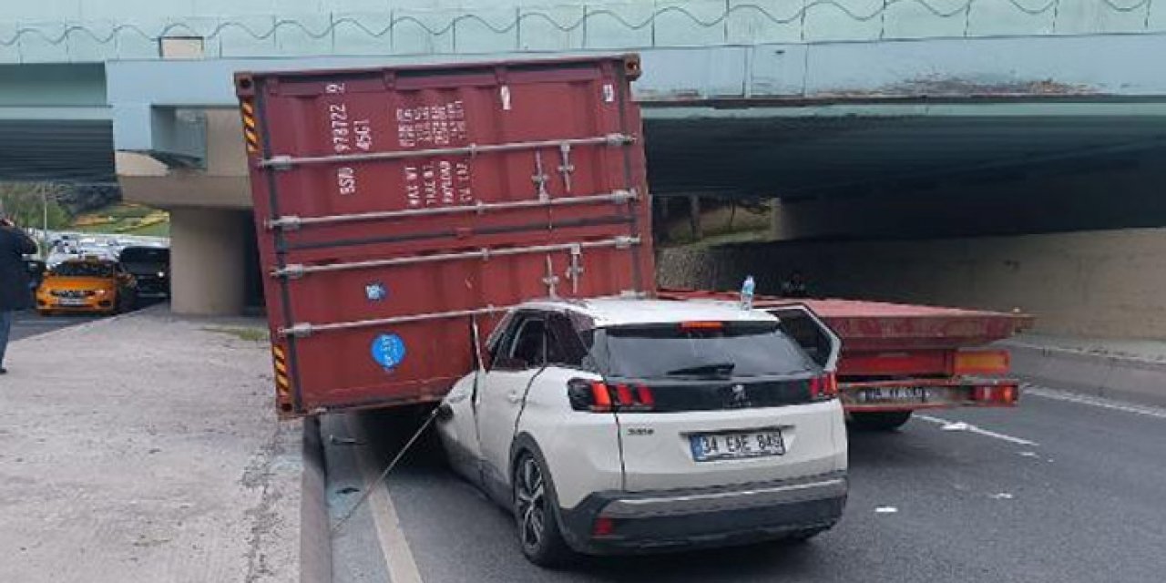 Yıldız basketbolcunun aracının üzerine dorse düştü