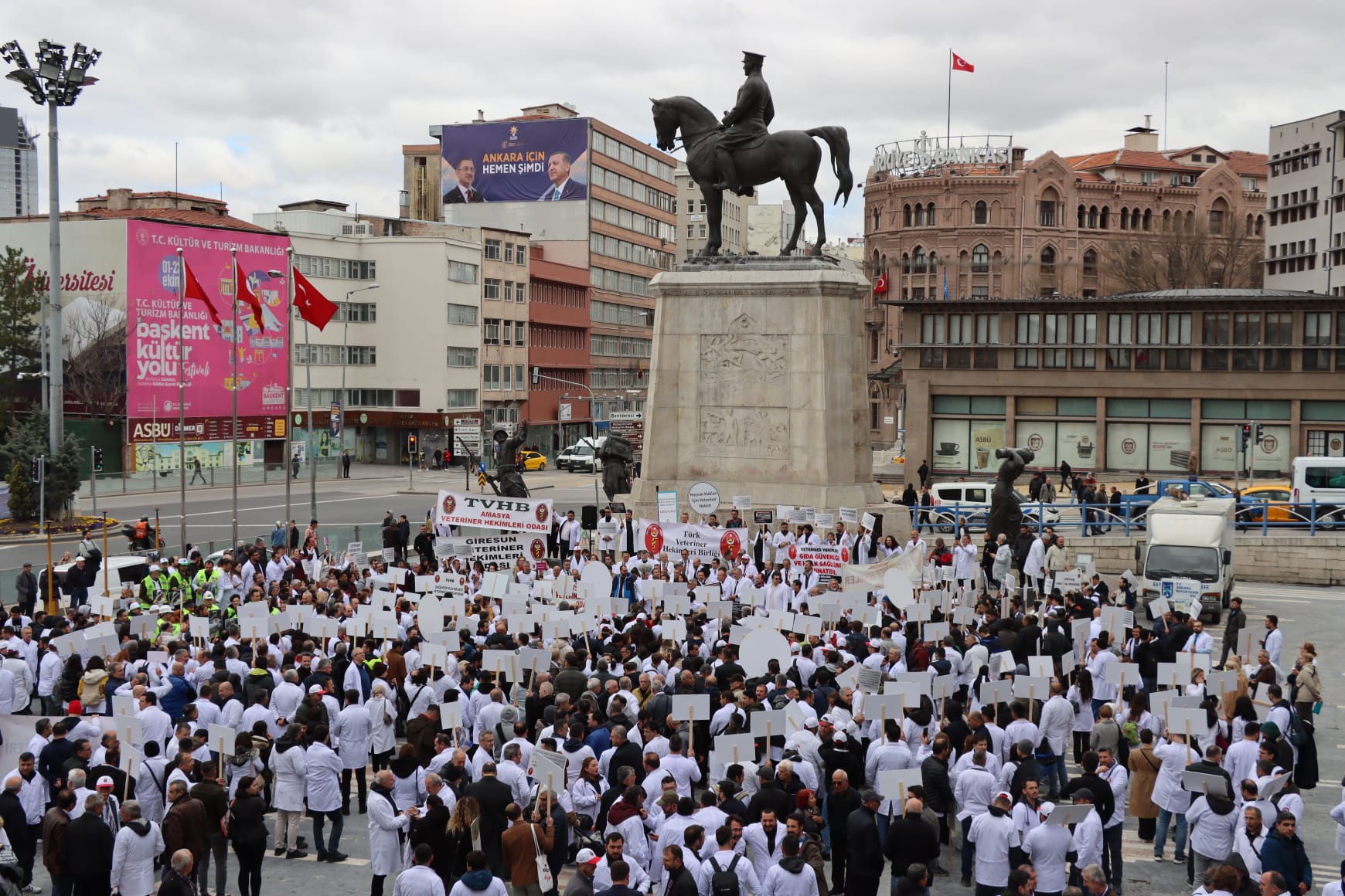 Son 2 yılda yurt dışına gitmek isteyen veteriner hekim sayısı 20 kat arttı