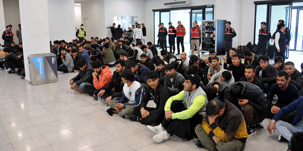 138 kaçak Afgan göçmen sınır dışı edildi