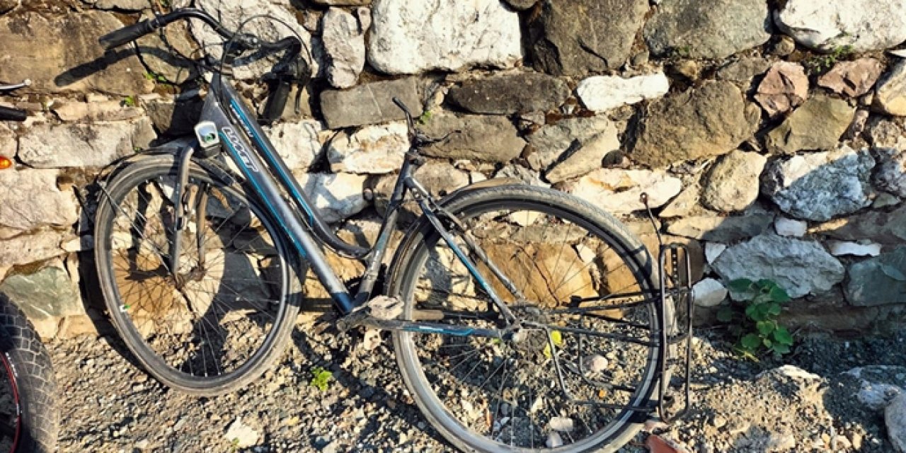 Otomobil bisikletli çocuklara çarptı: 2 çocuk ağır yaralı