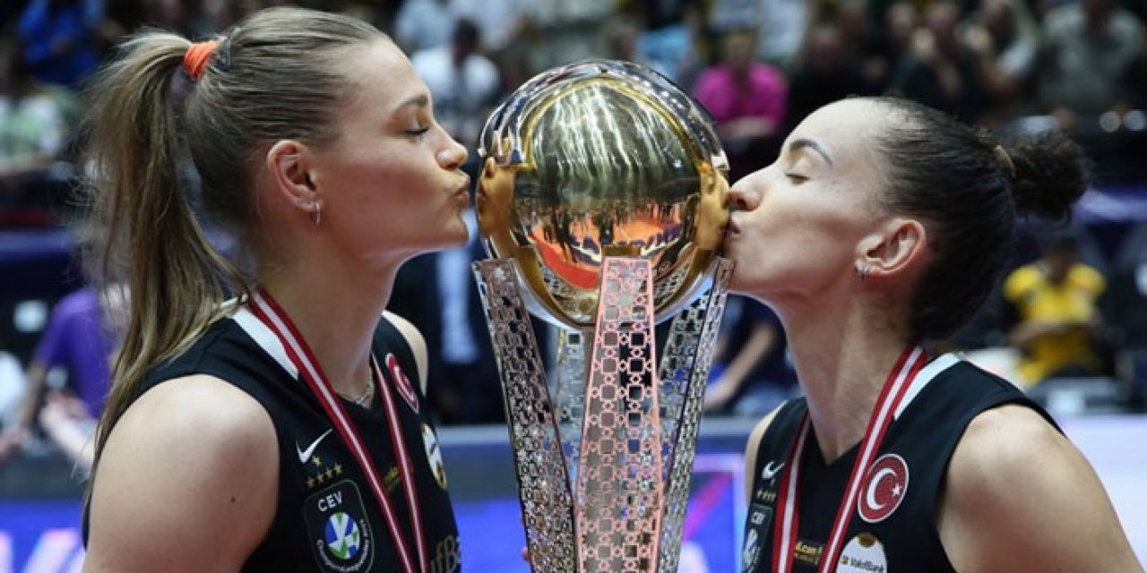 Fenerbahçe’yi deviren VakıfBank şampiyon oldu