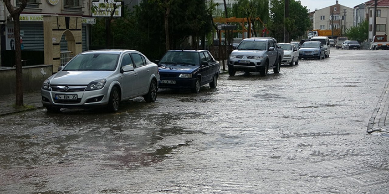 Edirne’de dolu ve sağanak hayatı olumsuz etkiledi