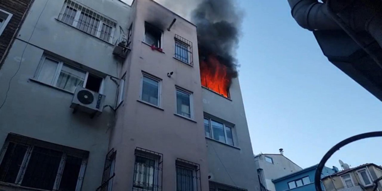 İstanbul’da 4 katlı apartmanda yangın