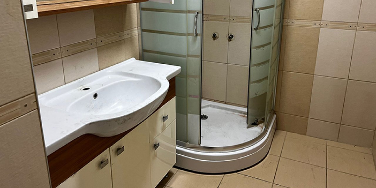 Ev sahibine hırsızlık şoku: Kapı koluna kadar çalınmış