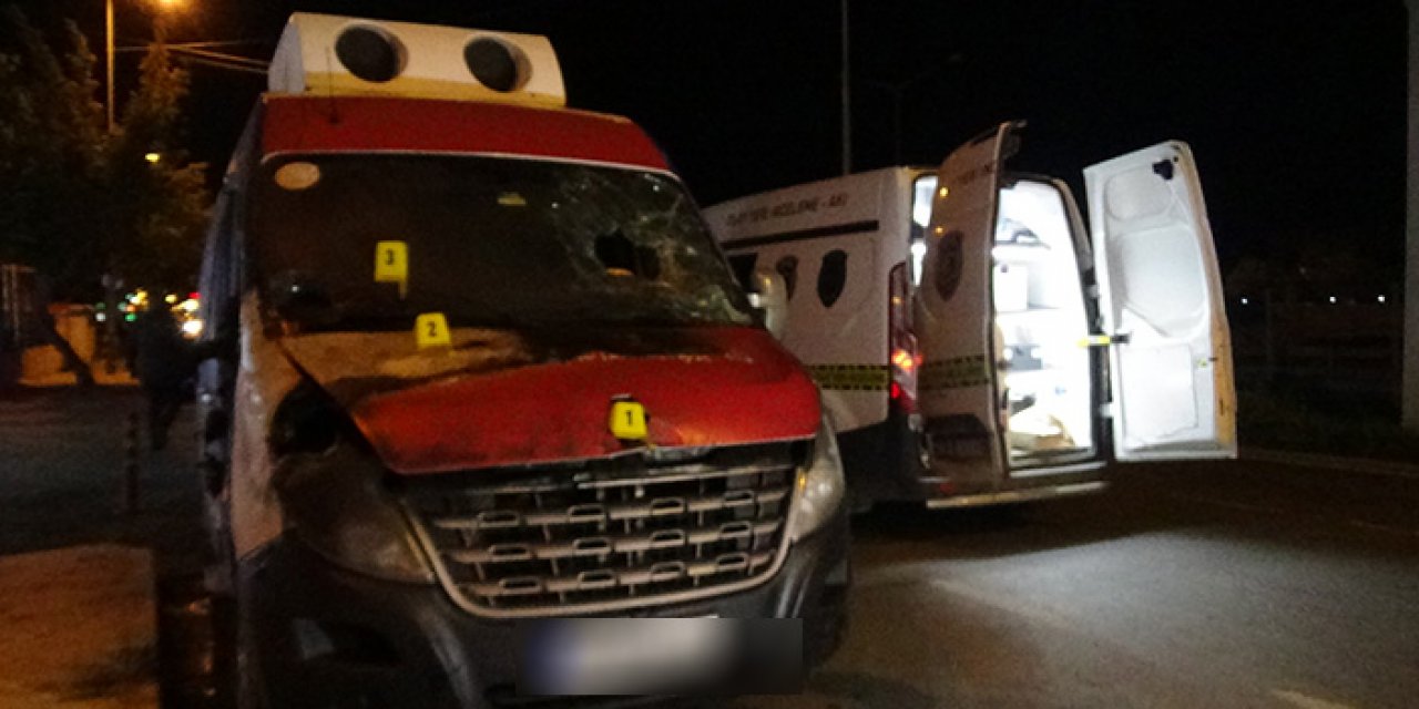 İstanbul’da CHP’nin seçim aracı yandı