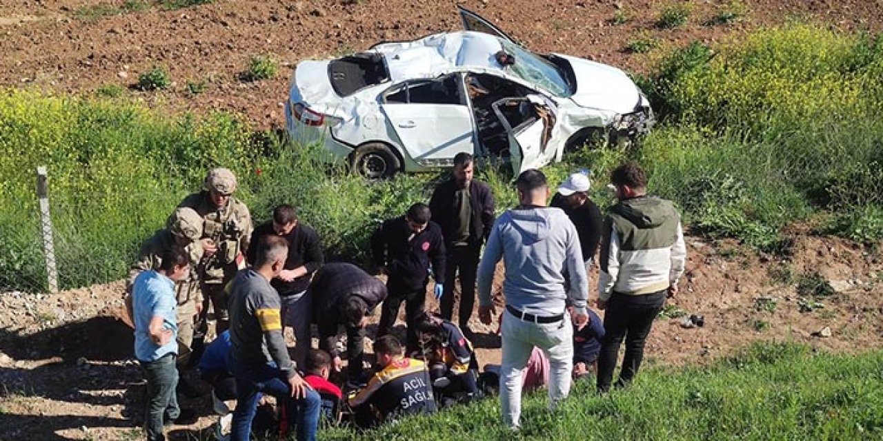 Siirt’te otomobil şarampole yuvarlandı: 4 yaralı